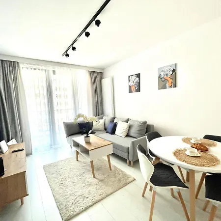 Nadmorski - Plac Unii - Parking * גדינייה